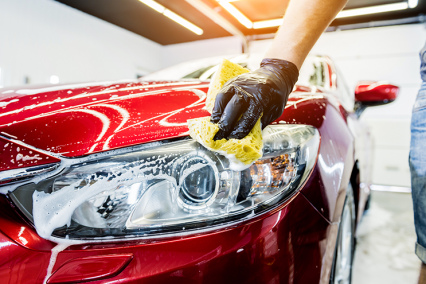 Autóápolás: csillogó külső és ragyogó belső